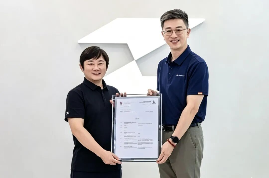 张雪机车获得由卢森堡颁发的欧盟WVTA证书，为品牌首份欧盟WVTA证书，标志该车型满足欧盟市场准入要求