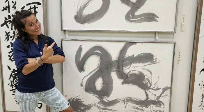 弗朗西丝卡，40岁的维泰博人，用书法征服了日本:她获得了第一个国家奖
